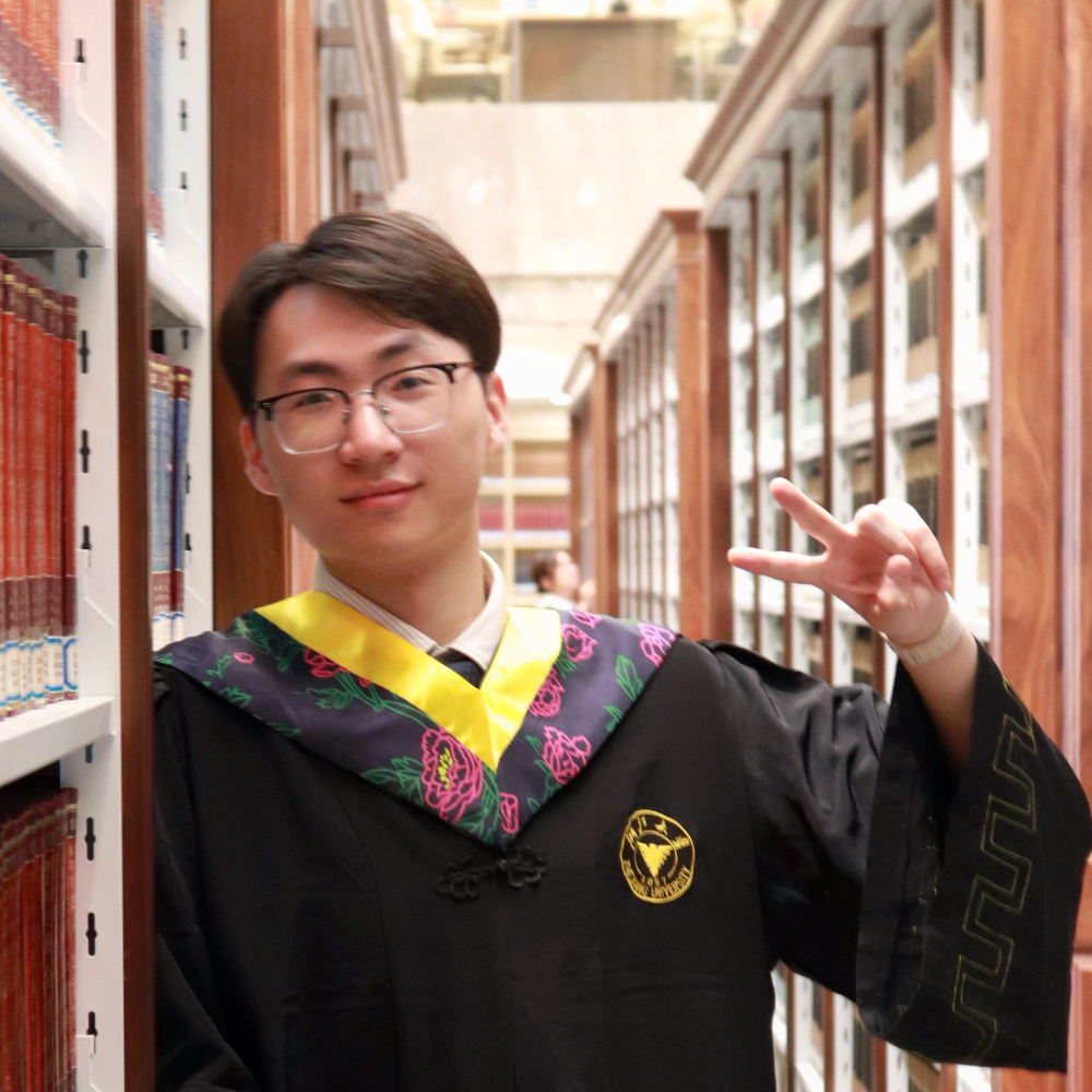 Portrait of Yongqi Mao